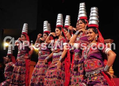 India Karnataka Bangalore News Photo Women All Karnataka Particpated Folk Dance Competition Organised Nagartha Women Association Ravindra Kalakshetra Bengaluru Thursday 28th July 2016 India Bangalore Karnataka News Photo Agency Watch short videos about #dance_karnataka_dance on tiktok. pics4news