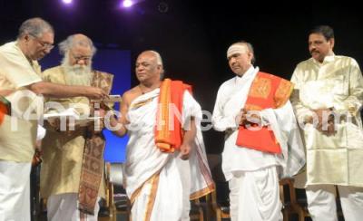 India Karnataka Bangalore News Photo Dr Pavagada Prakashrao Padmashree Dr Vr Gowri Shankar Vidwan Dr Kg Subraya Sharma Astrologer Dyivagna Kn Somayaji Releasing Book Drama Show A Åadvyta Anusandanama Sri Shankarathmanubhava Darshana Looking for books by prakash rao? pics4news